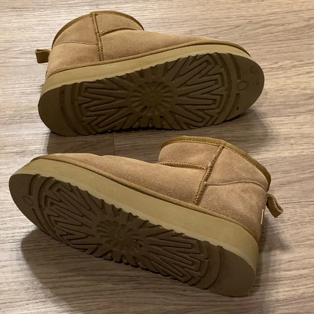 UGG Classic Ultra Mini Platform Boots in Chestnut Size 10 - Picture 16 of 16